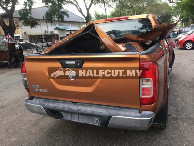 NISSAN NAVARA NP300 2.5CC AUTO 4WD YD25 FRONT AND REAR HALFCUT HALF CUT