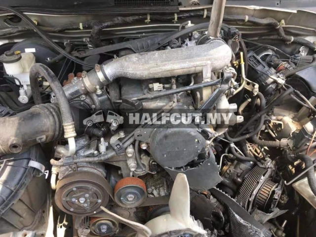 TOYOTA HILUX KUN25 AUTO 4WD FRONT AND REAR HALFCUT HALF CUT