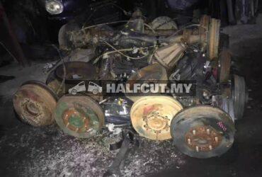 TOYOTA HILUX REAR AXLE 11 43 AND 11 41