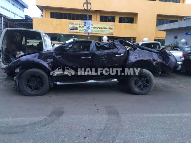 MITSUBISHI TRITON VGT 2.5CC 5SPEED 4WD FRONT AND REAR HALFCUT HALF CUT