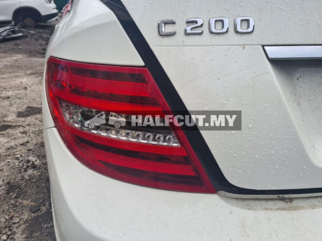 MERCEDES BENZ W204 C200 REAR COMPLETE HALFCUT HALF CUT