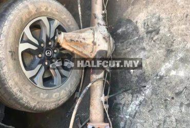 TOYOTA HILUX KUN25 REAR AXLE COMPLETE 11 43 LSD