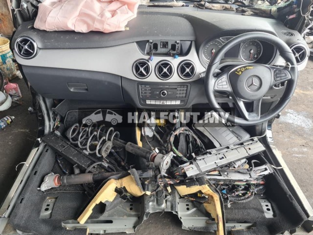 MERCEDES BENZ B200 W246 FACELIFT 1.6 TURBO CKD ENGINE 270910 GOT SWITCH MODEL HALFCUT HALF CUT