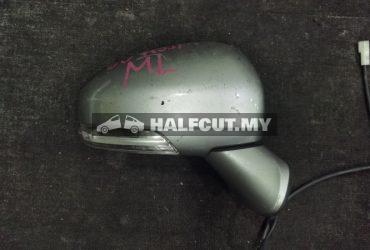 TOYOTA WISH SIDE MIRROR RH