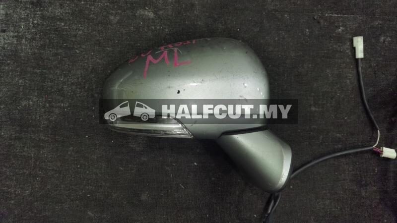 TOYOTA WISH SIDE MIRROR RH