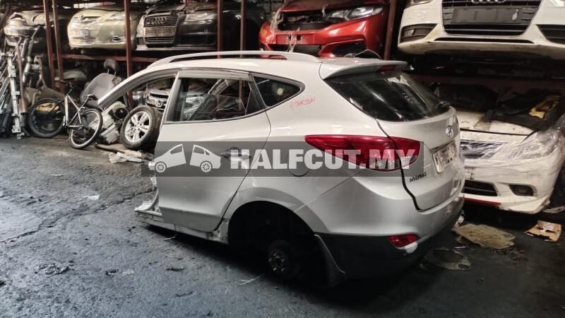 HYUNDAI TUCSON AND REAR HALFCUT HALF CUT