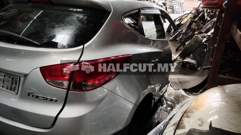 HYUNDAI TUCSON AND REAR HALFCUT HALF CUT