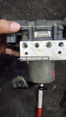 PEUGEOT 508.: 96 770 317 80 ABS PUMP