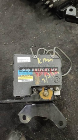 TOYOTA YARIS 89541-52230 ABS PUMP