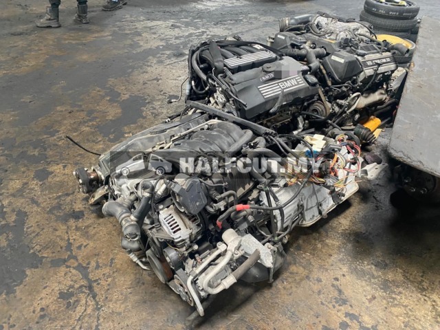 BMW E90 320I LCI N46B HALFCUT BODY PARTS ENGINE GEARBOX