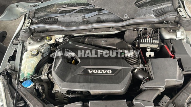 VOLVO V40 2014 1.6 T4 TURBO HATCHBACK CKD HALFCUT HALF CUT