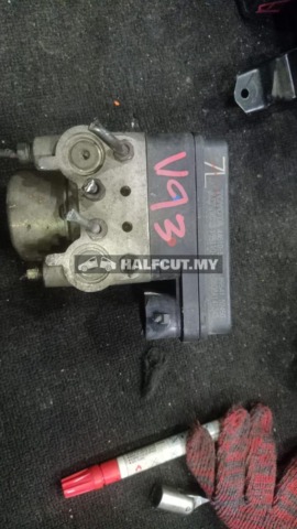 TOYOTA VIOS 93 7L ABS PUMP