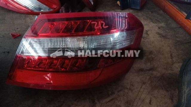 MERCEDES BENZ W212 2013 RH TAILLAMP TAILLIGHT TAIL REAR LAMP LIGHT