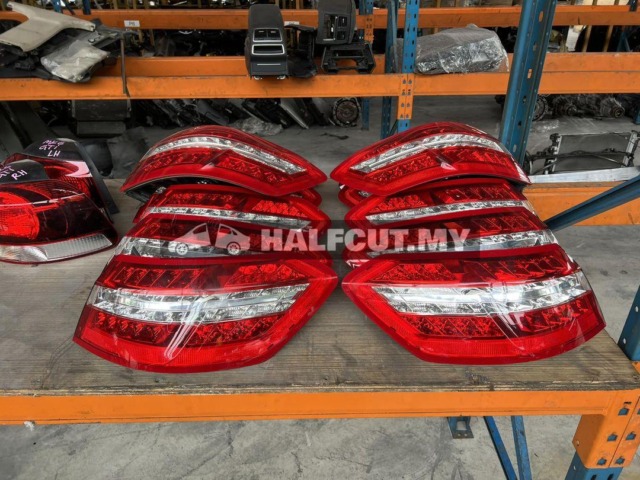 MERCEDES BENZ W212 TAILLAMP TAILLIGHT TAIL REAR LAMP LIGHT