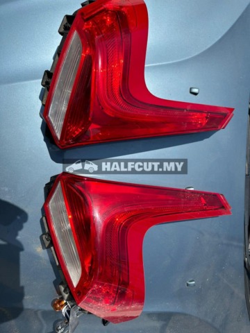 VOLVO V40 1.6 2014Y TAILLAMP TAILLIGHT TAIL REAR LAMP LIGHT