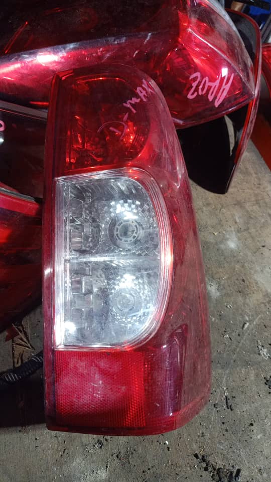 ISUZU DMAX D-MAX D MAX 2009 RH TAILLAMP TAILLIGHT TAIL REAR LAMP LIGHT