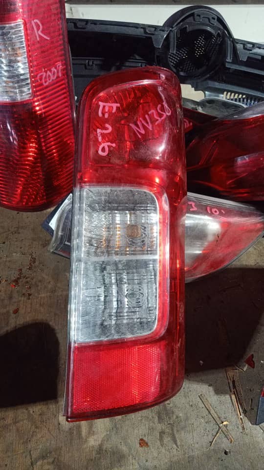 NISSAN URVAN E26 NV350 2013 RH TAILLAMP TAILLIGHT TAIL REAR LAMP LIGHT