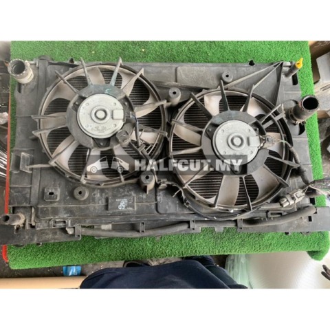 TOYOTA PRIUS ZVW30 RADIATOR AND FAN 1SET