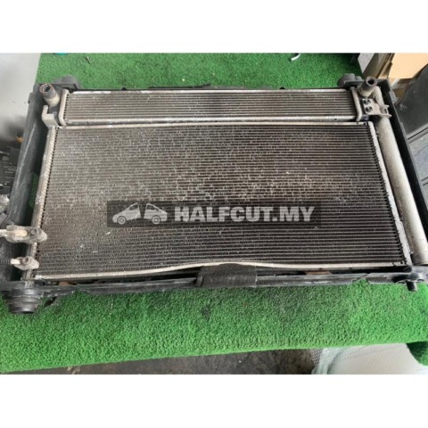 TOYOTA PRIUS ZVW30 RADIATOR AND FAN 1SET