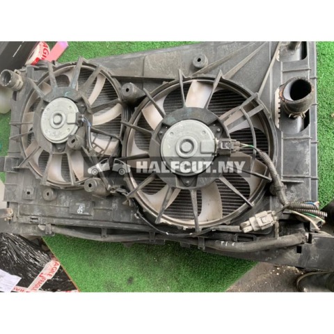 TOYOTA PRIUS ZVW30 RADIATOR AND FAN 1SET