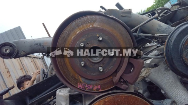 TOYOTA WISH 09 REAR AXLE