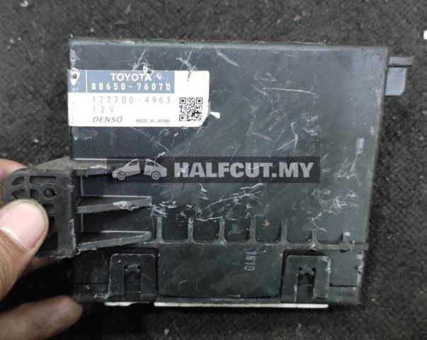 TOYOTA LEXUS CT200 ECU 88650-76070 77