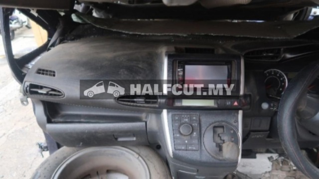 TOYOTA WISH 1.8 HALFCUT HALF CUT