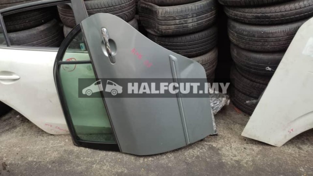 TOYOTA ALTIS 08 REAR DOOR R L