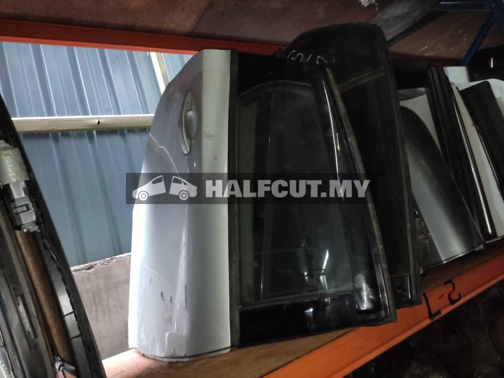 FORD FOCUS REAR DOOR R R