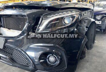 MERCEDES BENZ GLA 200 HALFCUT HALF CUT