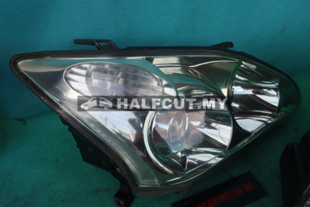 TOYOTA HARRIER MCU30 HEAD LAMP 48-34