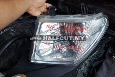 NISSAN NAVARA HEAD LAMP (26060-EB78B) LH HID