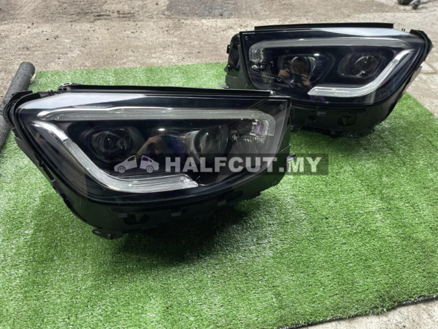 New Arrival ! 🔥🔥 Mercedes Benz GLC300 (W253) Headlamp in Stock!