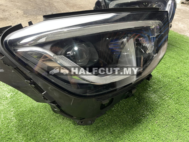 New Arrival ! 🔥🔥 Mercedes Benz GLC300 (W253) Headlamp in Stock!