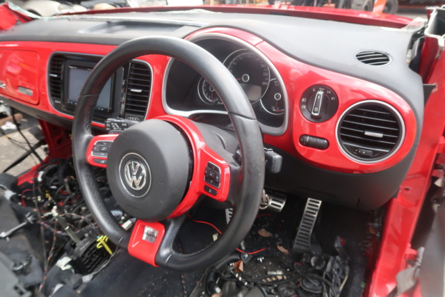 VOLKSWAGEN BEETLE 2015 HALF CUT