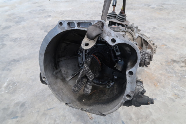 MITSUBISHI TRITON 4WD GEARBOX