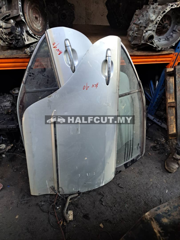 TOYOTA CAMRY ACV40 REAR  DOOR R/ R