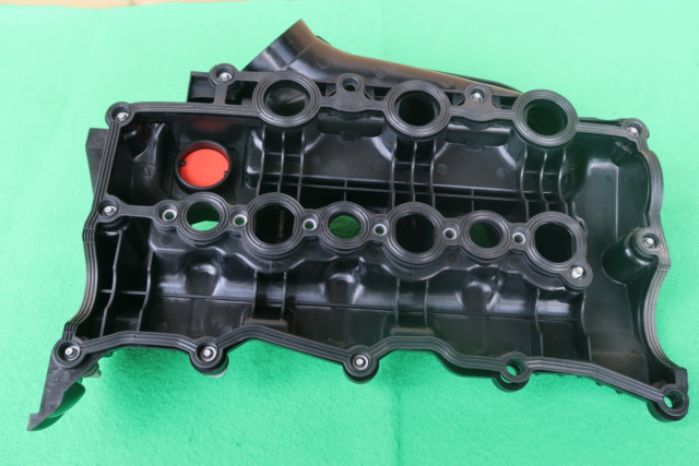 RANGE ROVER SPORT/JAGUAR XFXJ 3.0L VALVE COVER