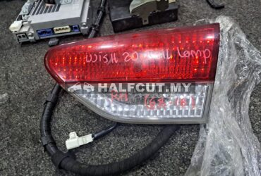 TOYOTA WISH 20 REFLCTOR TAIL LAMP RH (68-18)