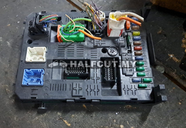 PEUGEOT 308 FUSE BOX (28119759-5)