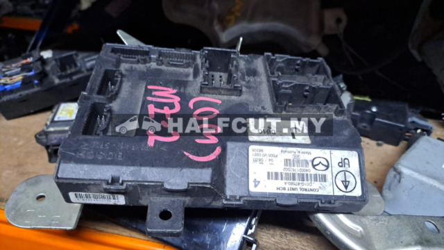 MAZDA 2 OM FUSE BOX (D01G-67560-A)