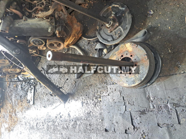 TOYOTA HILUX KUN26 REAR SHAFT LH