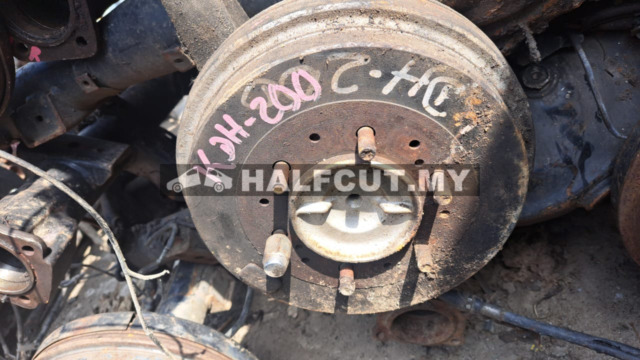 TOYOTA HIACE KDH200 REAR AXLE