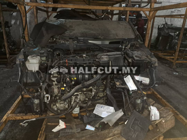 KIA SORENTO 2013 FRONT HALF CUT