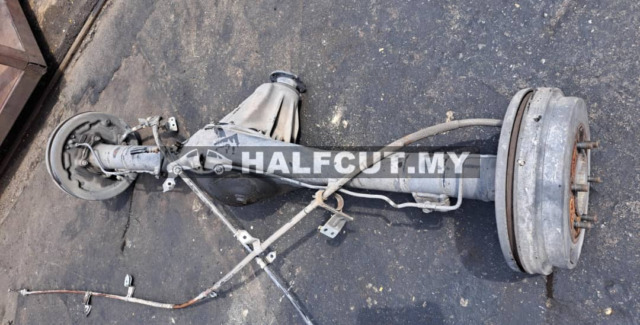 TOYOTA HIACE KDH200 REAR AXLE