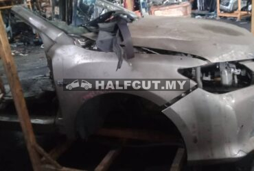 TOYOTA CAMRY ACV50 FRONT HALF CUT