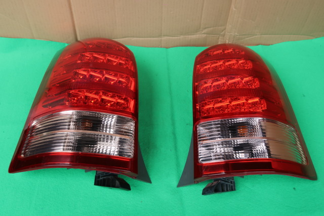 TOYOTA WISH 10 TAIL LAMP