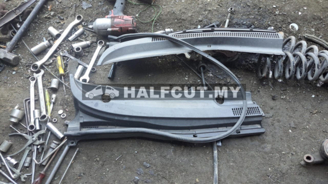 TOYOTA INNOVA  WIPER COVER