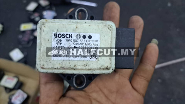 AUDI Q5 2011 YAW RATE SENSOR (8K0 907 637 D)