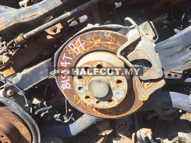 VOLKSWAGEN PASSAT B7 REAR AXLE